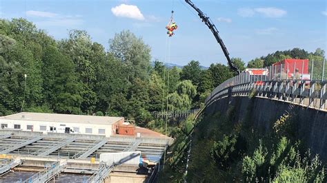 Arbeiter 51 stürzt von Gerüst und verletzt sich lebensbedrohlich