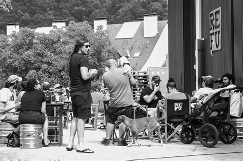 Diners are debating the authenticity of el refu dishes 15