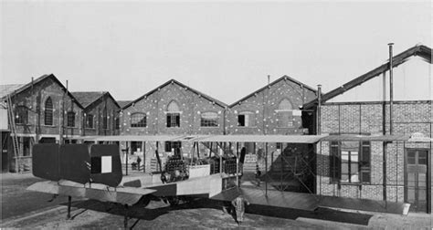 Le Officine Aeronautiche Caproni Di Taliedo Officine Del Volo A