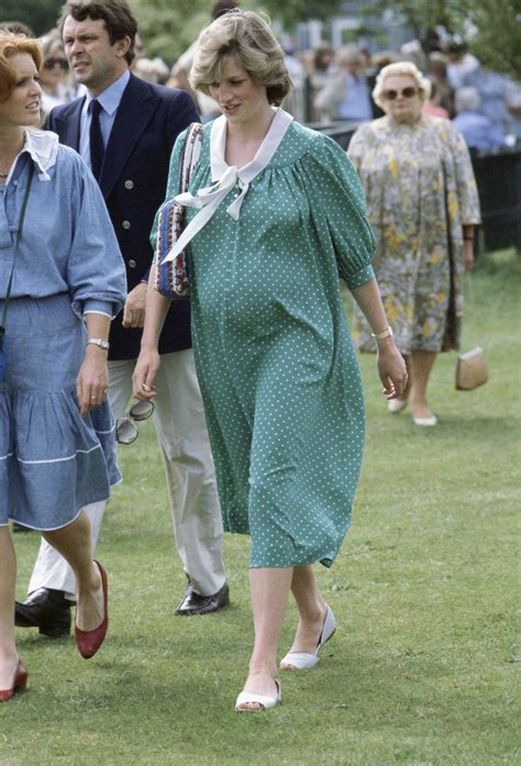 Princess Diana Pregnant 2 1363292384  2816×4144 With Images