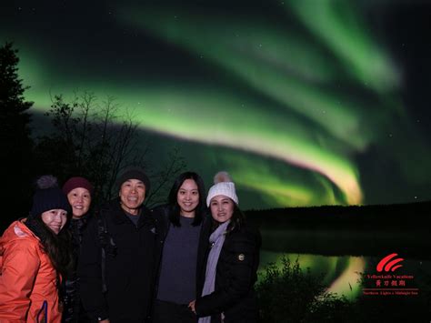 Strong Aurora Lights Yellowknife Vacations Yellowknife Vacations