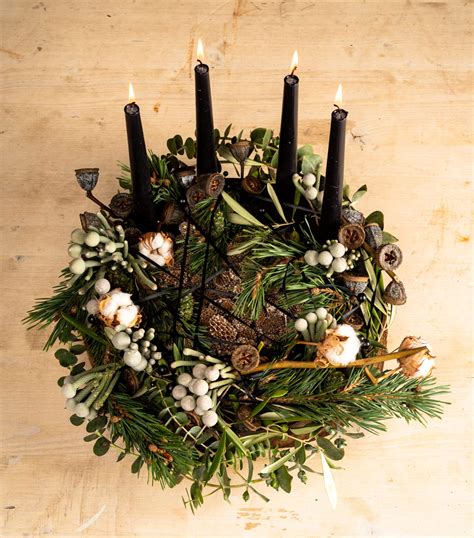 Filled advent wreath - OASIS Floral