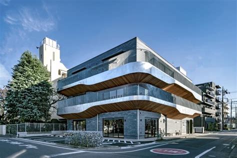 Enhako Building / Organic Design Inc. | ArchDaily