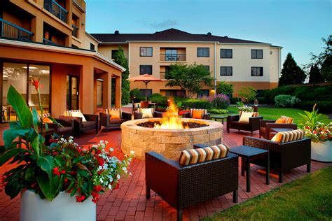 Courtyard by Marriott Columbus Airport- First Class Columbus, OH Hotels- GDS Reservation Codes ...