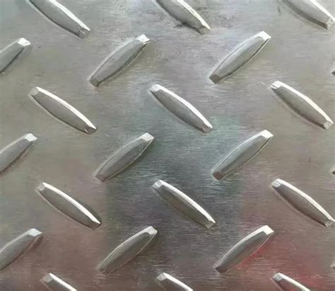 Stainless Steel Pattern Plate Anti Skid Diamond Tread