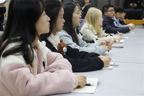 大数据与信息产业学院举办线上 “凝心聚力，共谋发展”校友分享会