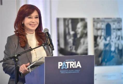 Cristina Kirchner criticó a Caputo y apuntó contra los gobernadores