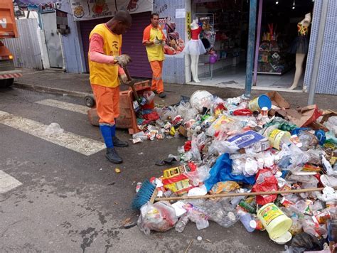 Niterói 118 toneladas de lixo são recolhidos durante o Carnaval