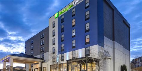 Pet-Friendly Hotel in Omaha, NE | Holiday Inn Express Omaha West - 90th