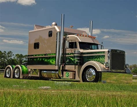 Classic semi truck | Peterbilt trucks, Big trucks, Big rig trucks