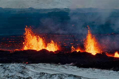 Iceland volcano eruption triggers toxic air warning - ABC News