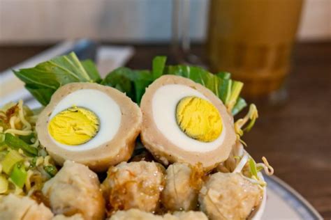 10 Tips Membuat Bakso Isi Telur Yang Kenyal