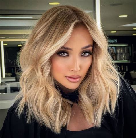 30 Honey Blonde Hair Ideas To Revamp Your Style Hair Adviser Honey Blonde Hair Honey Blonde
