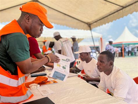 Ivory Coast gives cocoa farmers electronic cards to track beans, ensure