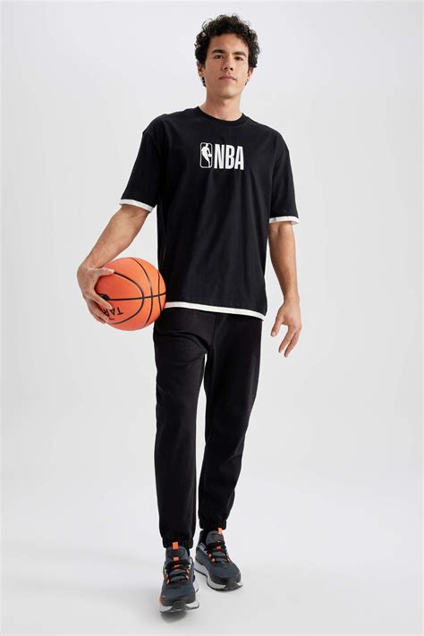 Black Man Defacto Fit Nba Licensed Oversize Fit Crew Neck Printed T