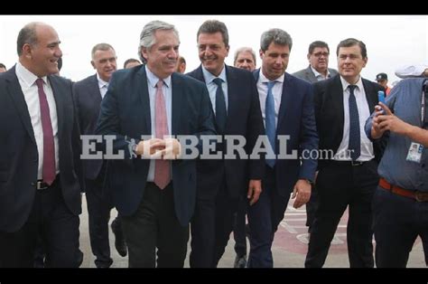 Alberto Fernández fue recibido por Zamora en el aeropuerto Benjamín