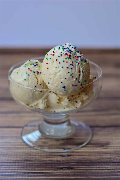 Homemade Ice Cream with only 3 Ingredients {No Ice Cream Maker Needed!}