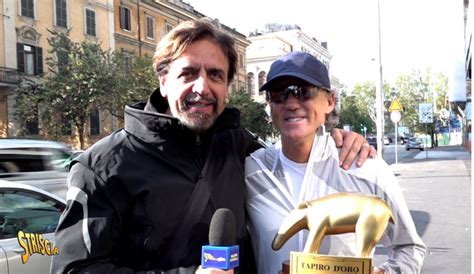 Stasera A Striscia Tapiro Doro A Roberto Mancini Per Laddio All