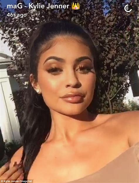 Kylie Jenner Posts Saucy Selfie In Just Her Underwear Daily Mail Online