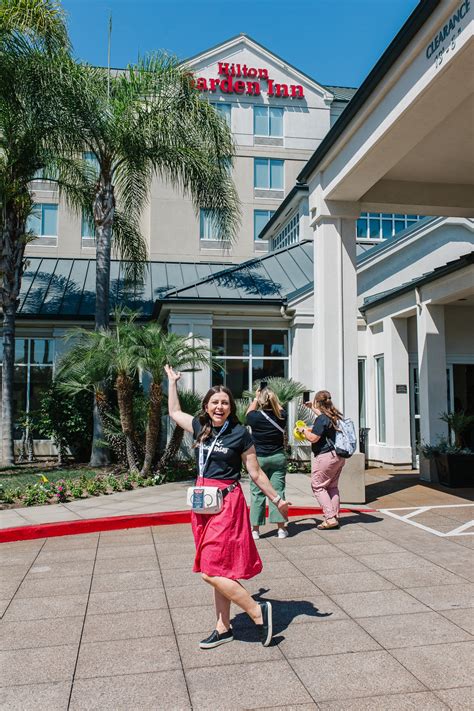 Hotels Within Walking Distance to Disneyland - Friday We're In Love