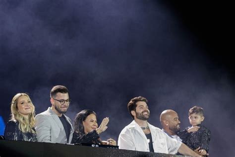 Fam Lia De Mar Lia Mendon A Se Emociona Homenagem De Alok