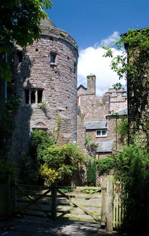 Tiverton Castle | Devon Guide