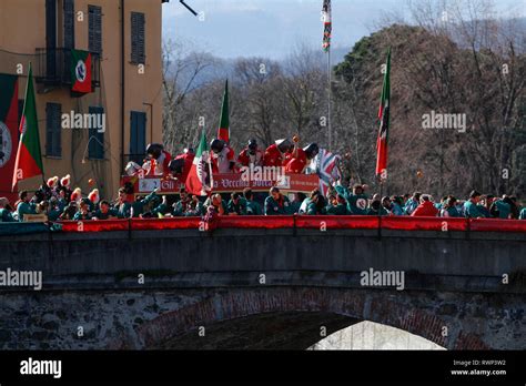 Orange battle carnival ivrea italy hi-res stock photography and images ...