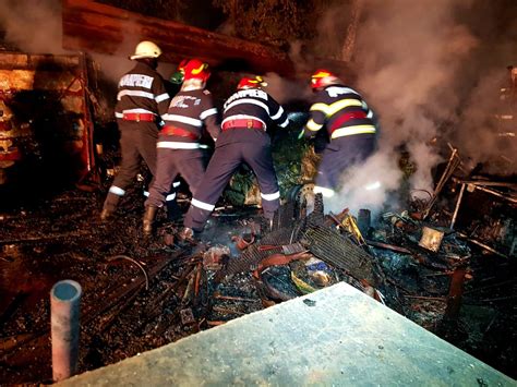 Incendiu Violent Azi Noapte N Brazi Dou Garaje I O Ma In Au Fost