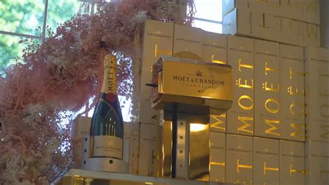 Personalize The Moët Rosé Mini With Gold Text Premiumbottles