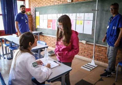 Rolê da Vacina imuniza alunos em 24 escolas de Porto Alegre