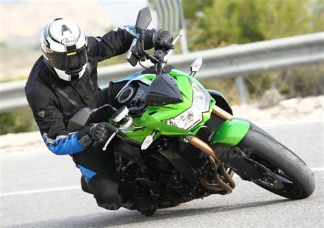 Prova Kawasaki Z750R Prove Moto It