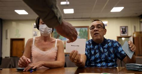 Franse Overzeese Departementen Kiezen Voor Le Pen De Morgen