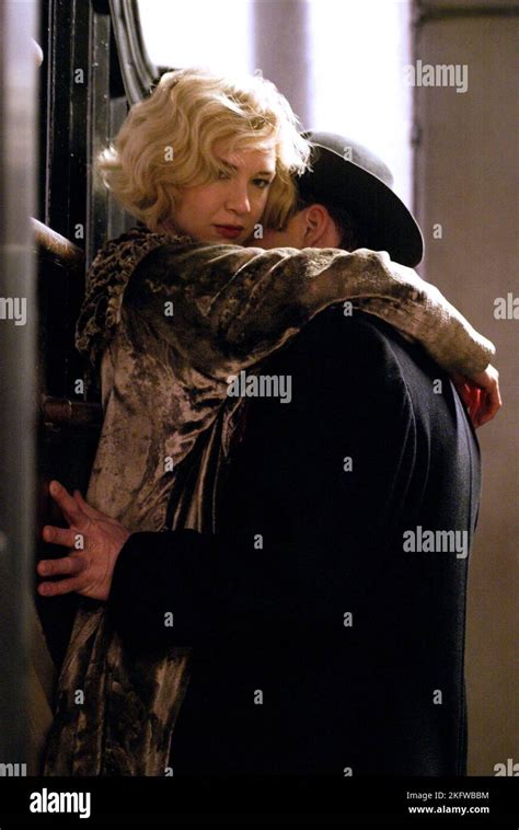 RENEE ZELLWEGER, CHICAGO, 2002 Stock Photo - Alamy