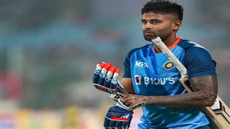 Ind Vs Sl 1st Odi Suryakumar Yadav पेक्षा चांगलं प्रदर्शन करणारा आजच्या मॅचमध्ये बेंचवर बसणार