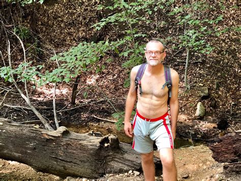 Me Why Are You Taking My Picture When Im Hot And Sweaty From Hiking Oh Scrolller