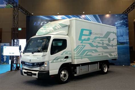 Foto Mitsubishi Fuso Pamerkan Truk Listrik E Canter Di Pevs