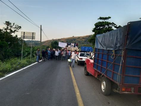 Bloquean Habitantes De Cochoapa La Carretera Federal En Igualapa