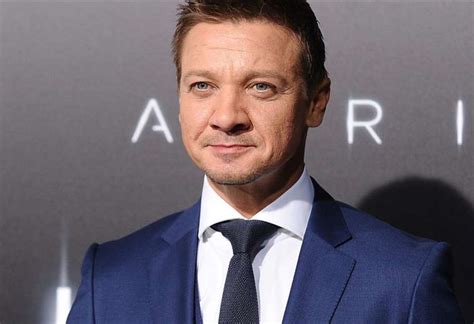 Actor De Marvel Jeremy Renner Reaparece En P Blico Luego De Horrible