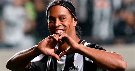 Ronaldinho Se Retira Oficialmente Del F Tbol Deportes La Rep Blica