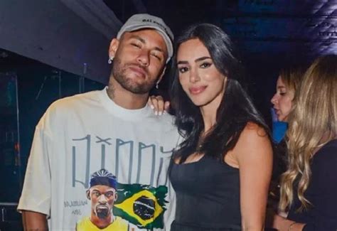 SBT TV Neymar dá anel de reconciliação para Bruna Biancardi