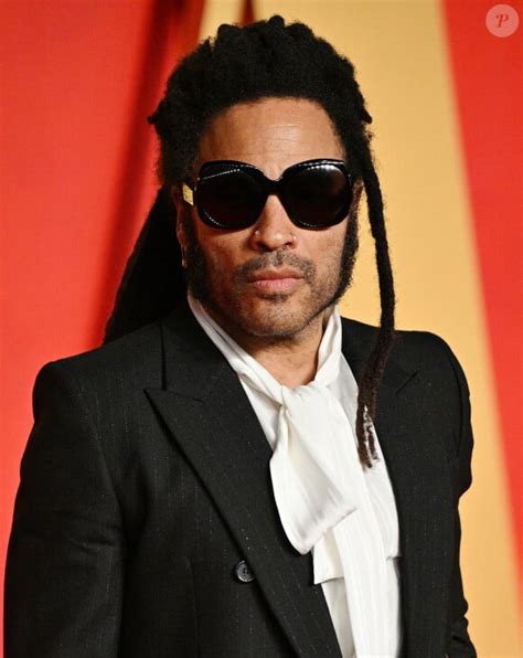 Lenny Kravitz Torse Nu Ans Il D Voile Des Muscles