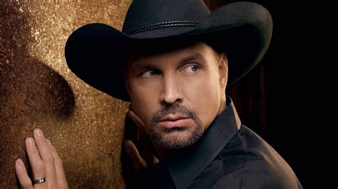 Download Garth Brooks Cowboy Hat Wallpaper