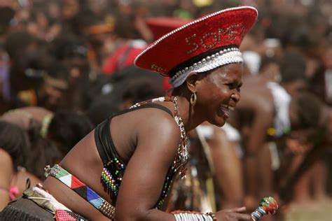 Zulu Reed Dance South Africa Female Dancer Zulu Reed Dance Zulu Women Africa Zulu