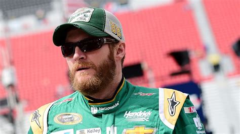 Dale Earnhardt Jr. 2018: Haircut, Beard, Eyes, Weight, Measurements ...