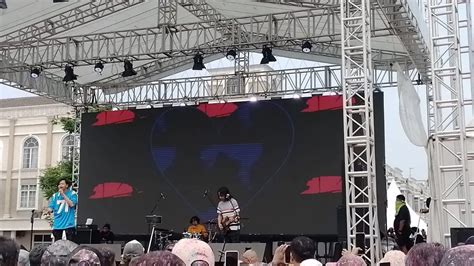 GIGI Tampil Energik Di Ajang Color Walk 2023 Bawakan Lagu Hit 11