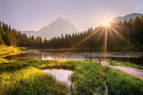 Premium Photo | Sunrise in summer over lago di antorno dolomites italy