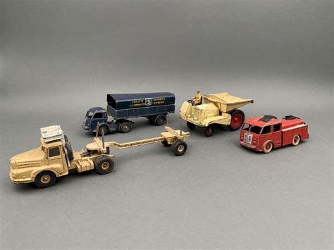 Lot De Camions Dinky Supertoys Tracteur Unic Berliet Secours M