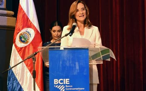 Gisela Sánchez juramentada como Presidente Ejecutiva del BCIE El