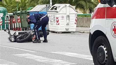 Savona Incidente In Via Pirandello Ferite Due Ragazze Investite Da