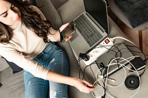 Attention ne laissez jamais votre chargeur de téléphone branché dans